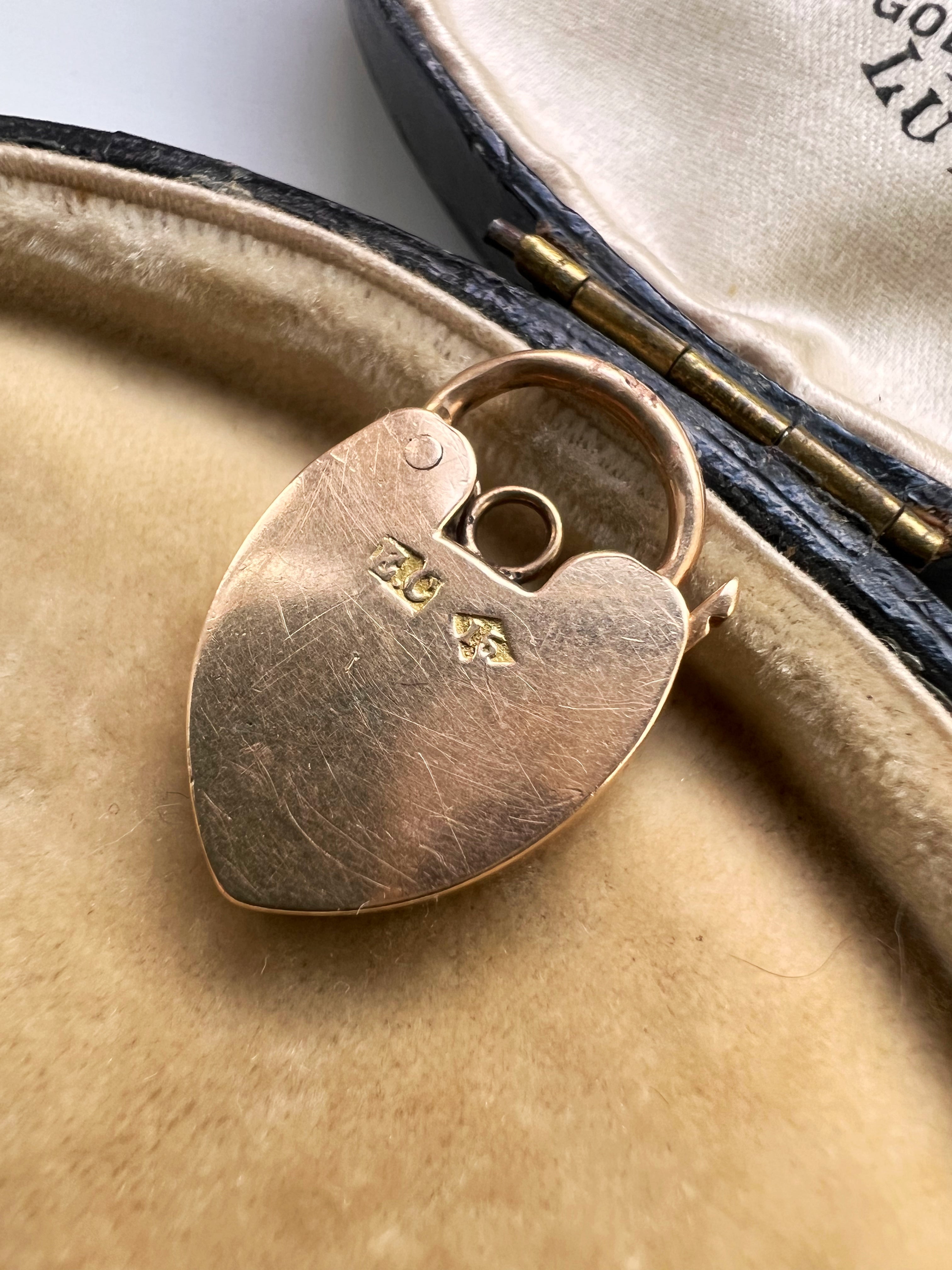 Gold heart padlock clasp deals