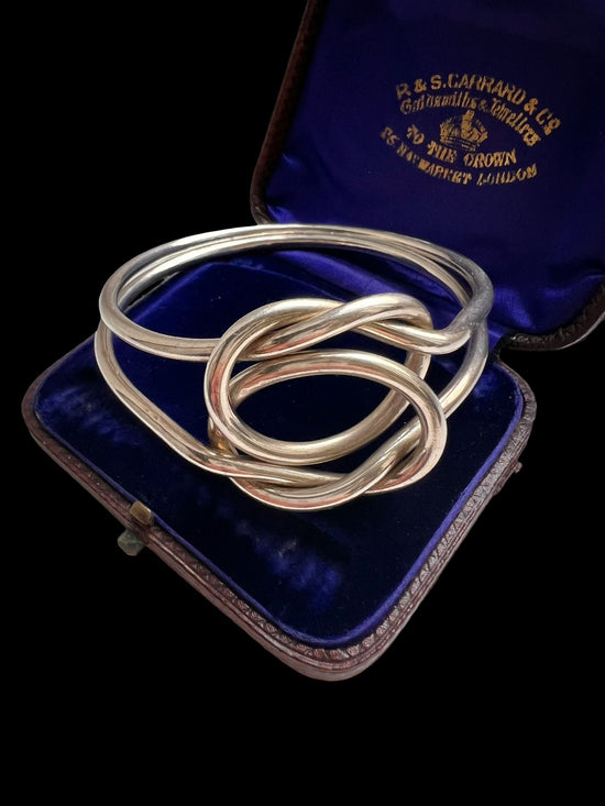 VINTAGE GUCCI SILVER LOVERS KNOT BANGLE