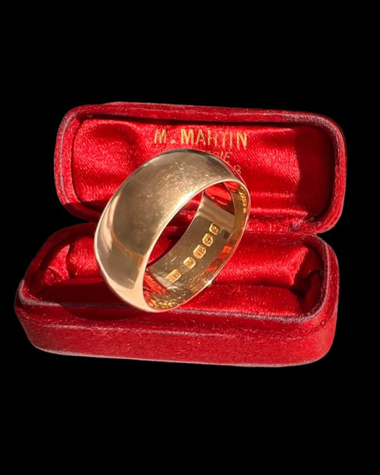 EDWARDIAN HEAVY 18CT GOLD BAND RING