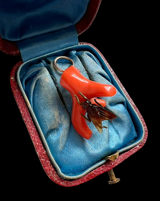 VICTORIAN FLY & BRANCH PENDANT