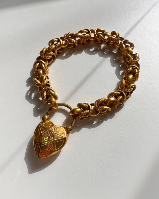GEORGIAN PINCHBECK HEART PADLOCK BRACELET