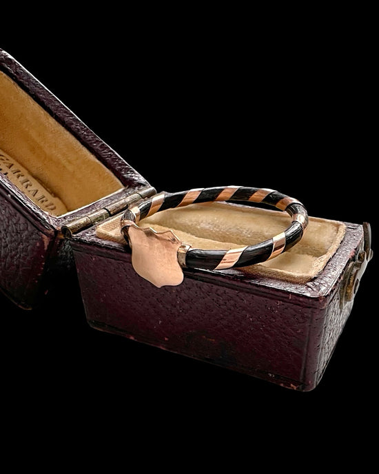 VICTORIAN ELEPHANT HAIR & GOLD SHIELD RING