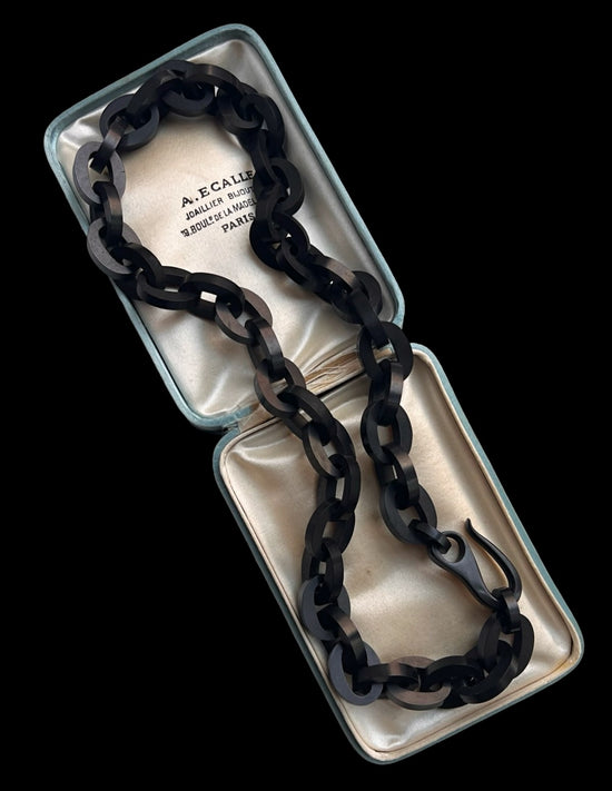 VICTORIAN CHUNKY VULCANITE CHAIN