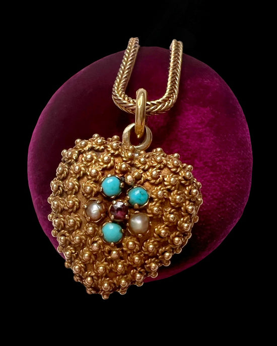 GEORGIAN 15CT GOLD HEART LOCKET