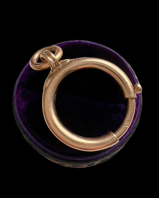 ANTIQUE LARGE 14CT GOLD BOLT RING