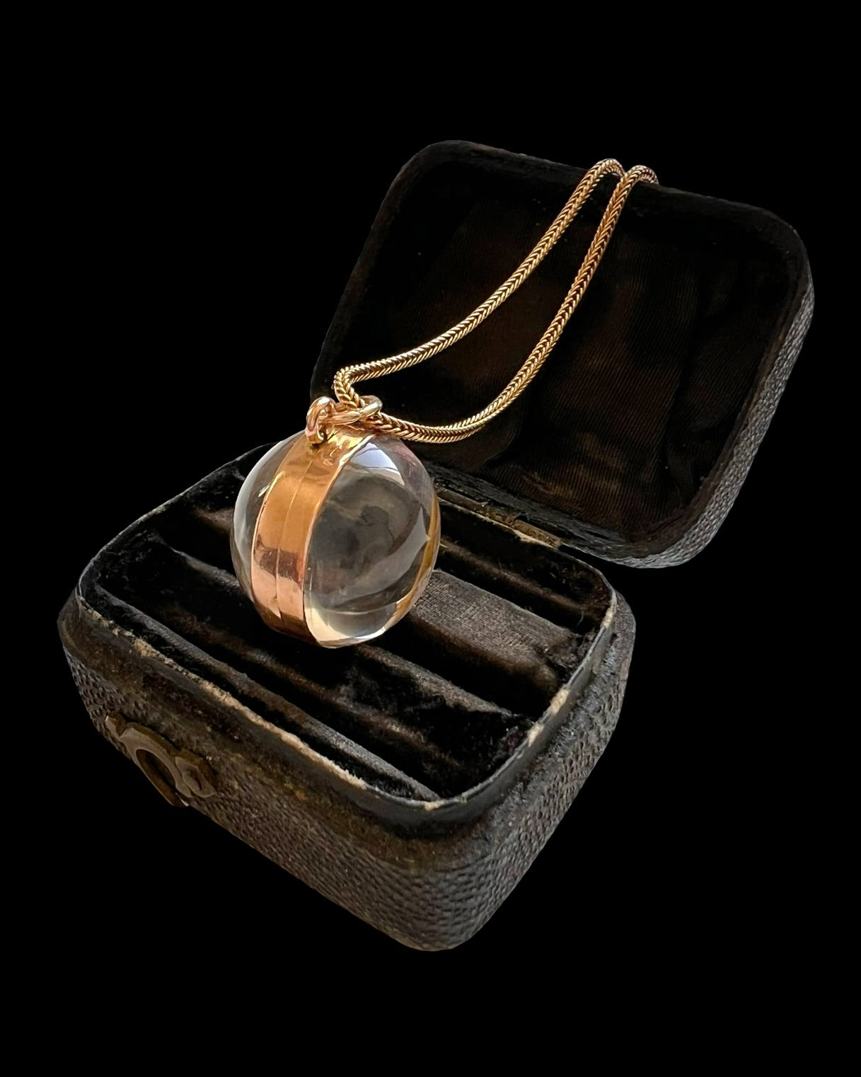 ANTIQUE ROCK CRYSTAL & 9CT GOLD SPHERE LOCKET – The Old Cut