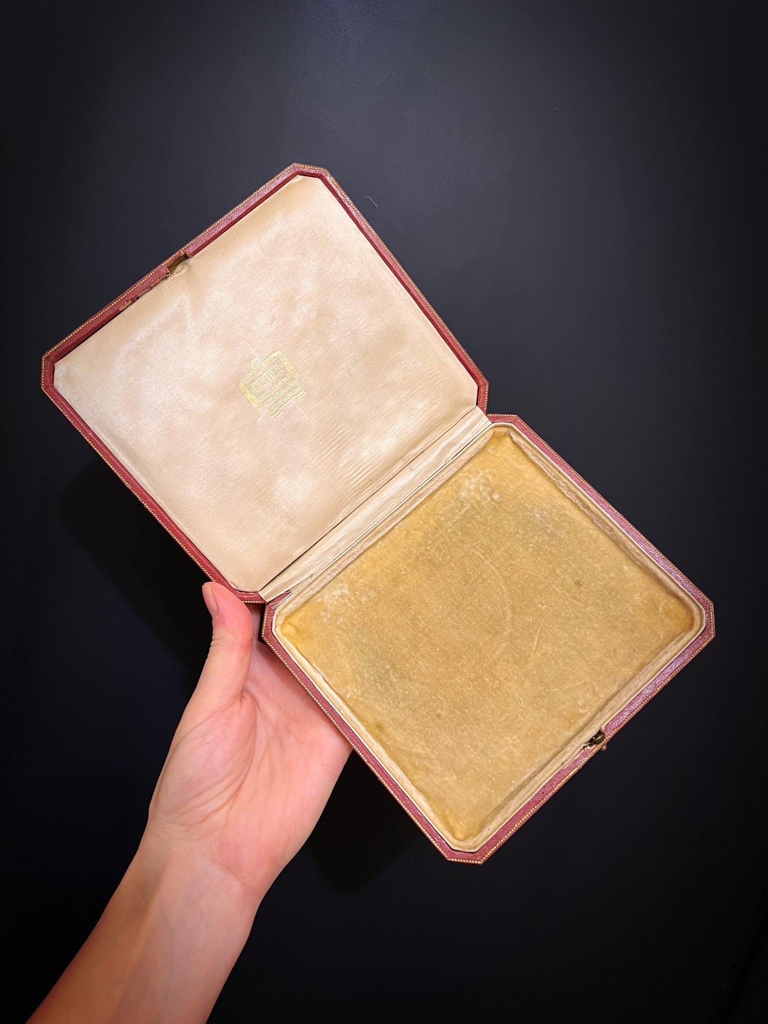ANTIQUE CARTIER DISPLAY BOX – The Old Cut