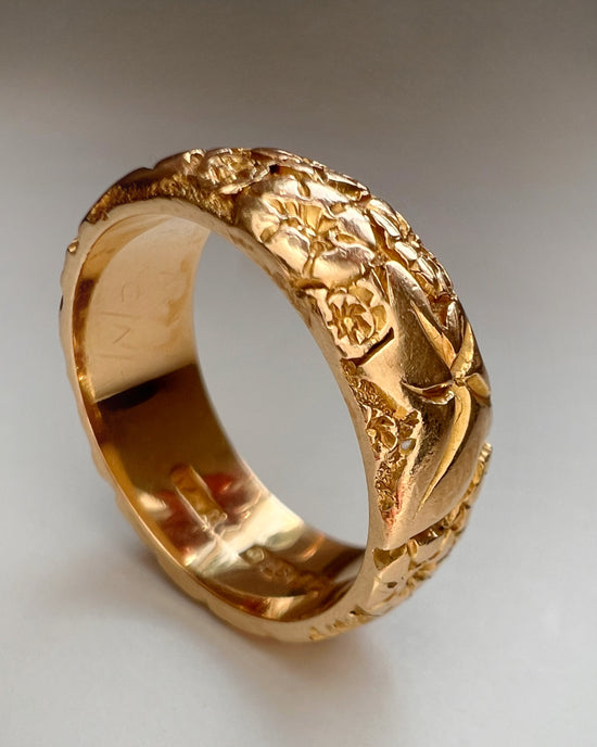 ANTIQUE CHUNKY ‘IVY & ROSE’ MOTIF 18CT GOLD RING