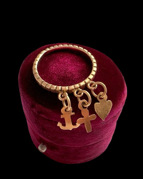 ANTIQUE 18CT GOLD ‘FAITH HOPE CHARITY’ RING