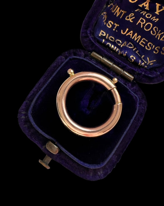 ANTIQUE 9CT GOLD BOLT RING