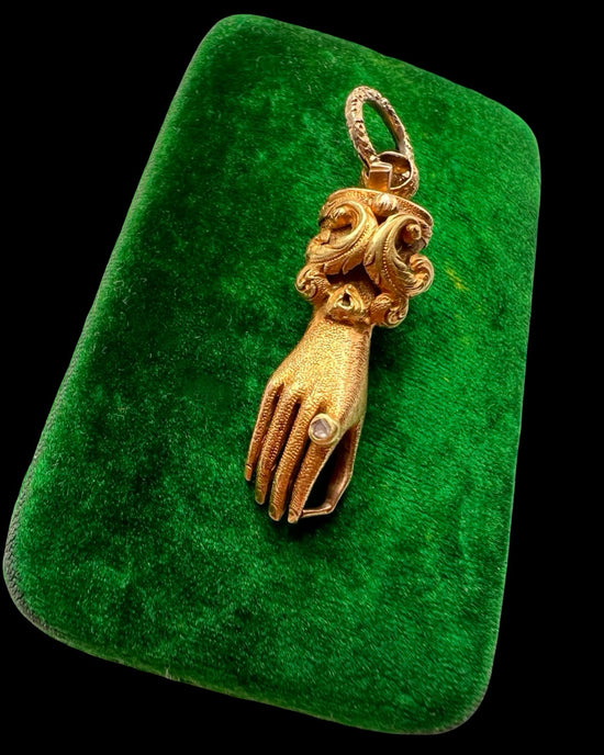 GEORGIAN 15CT GOLD & DIAMOND HAND CLASP / PENDANT