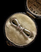 VICTORIAN 15CT WHITE GOLD DOUBLE DOG CLIP