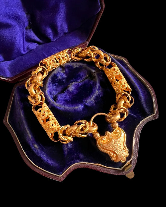 19TH CENTURY PINCHBECK HEART PADLOCK BRACELET