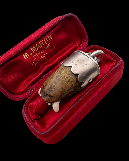 19TH CENTURY BAVARIAN HUNTING CHARM PENDANT