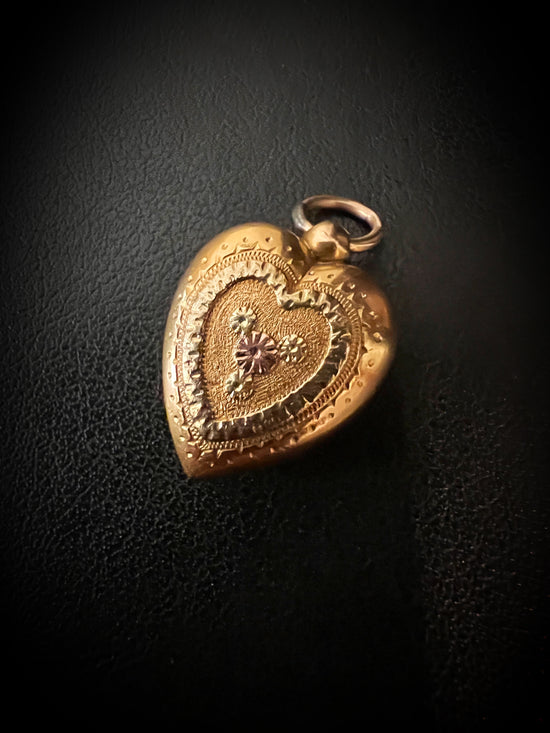 GEORGIAN REGENCY 18CT GOLD HEART PENDANT