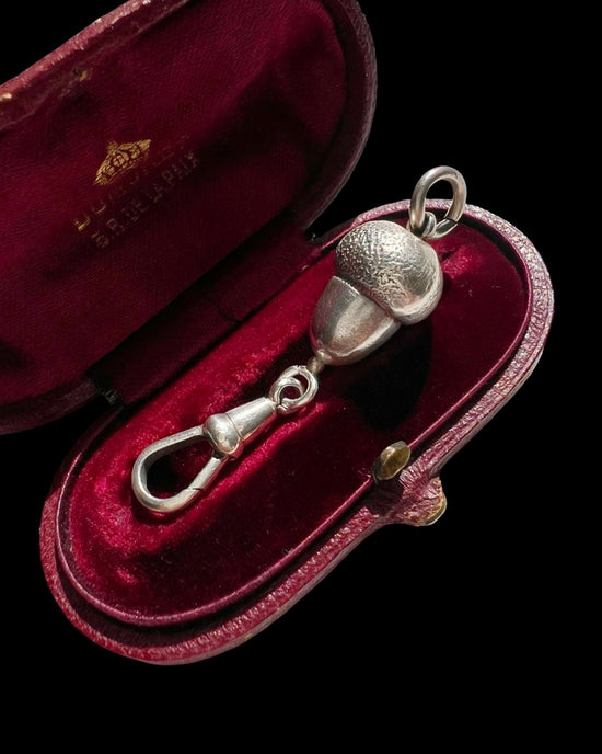 ANTIQUE SILVER ACORN & DOG CLIP CHAIN EXTENDER / BAIL