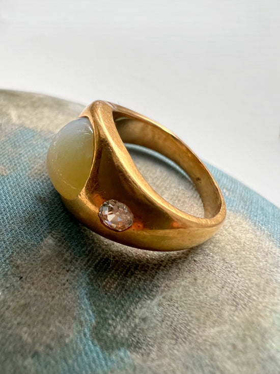 VICTORIAN CHRYSOBERYL CATS EYE & DIAMOND GYPSY RING