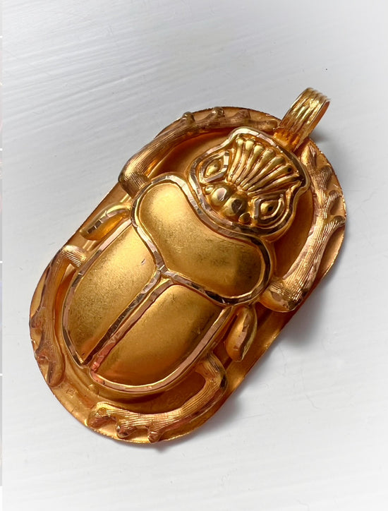 VINTAGE 18CT GOLD HUGE SCARAB BEETLE PENDANT