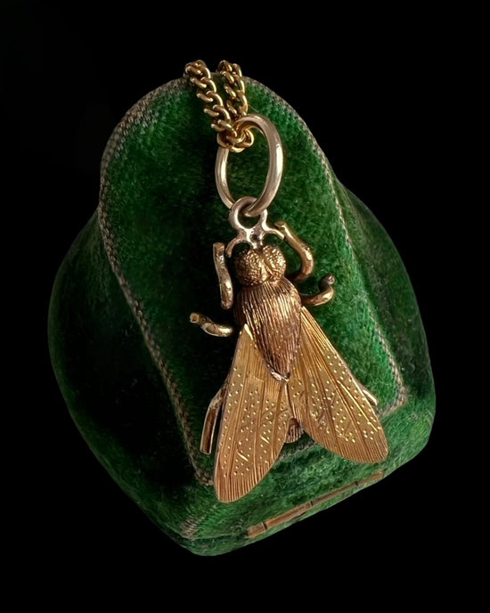 VICTORIAN 15CT GOLD FLY PENDANT