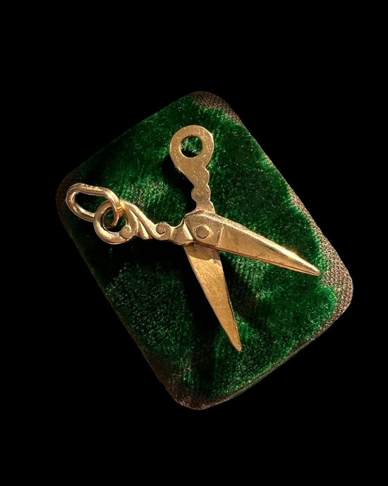 VINTAGE 9CT GOLD SCISSORS CHARM