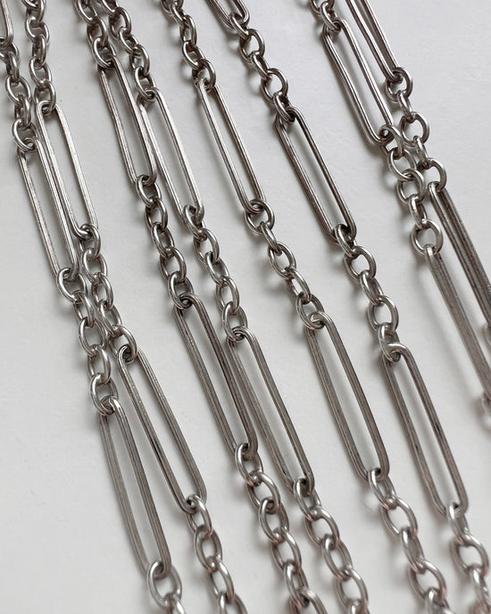 ANTIQUE SILVER REEDED PAPERCLIP GUARD CHAIN