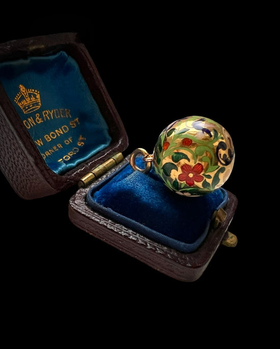 VICTORIAN ENAMELLED 18CT GOLD SPHERE PENDANT