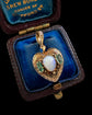 ANTIQUE 15CT GOLD ENGRAVED HEART SET WITH OPAL & EMERALD
