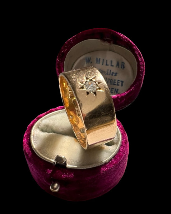 ANTIQUE 18CT GOLD & DIAMOND CHUNKY CIGAR BAND RING