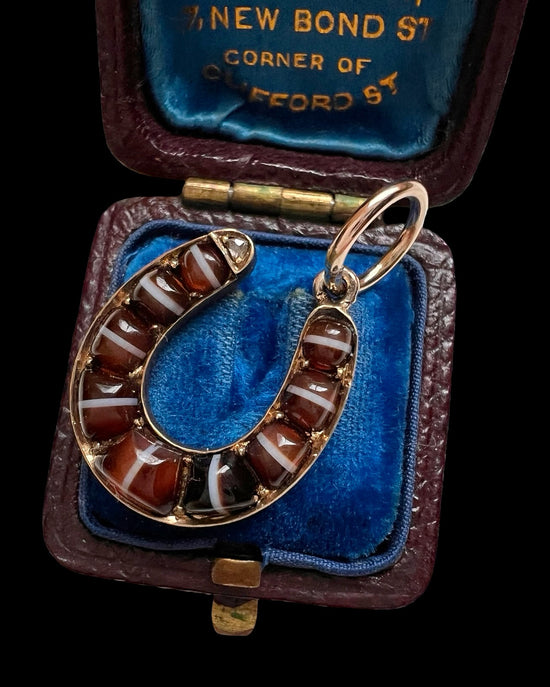 VICTORIAN BANDED AGATE AND DIAMOND HORSESHOE