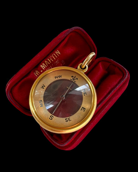 A SUPERB ANTIQUE 18CT GOLD COMPASS PENDANT