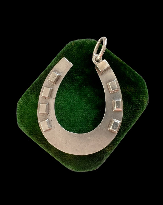VICTORIAN SILVER HORSESHOE PENDANT