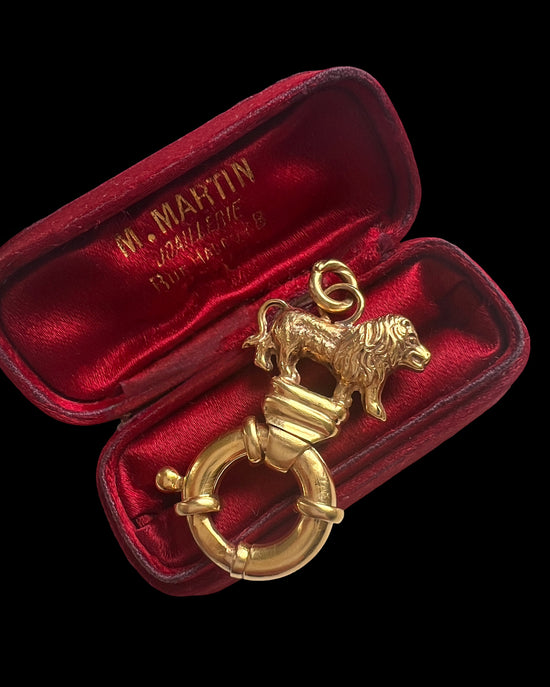 ANTIQUE 9CT GOLD LION BOLT RING
