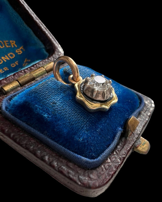 VICTORIAN DIAMOND SOLITAIRE PENDANT