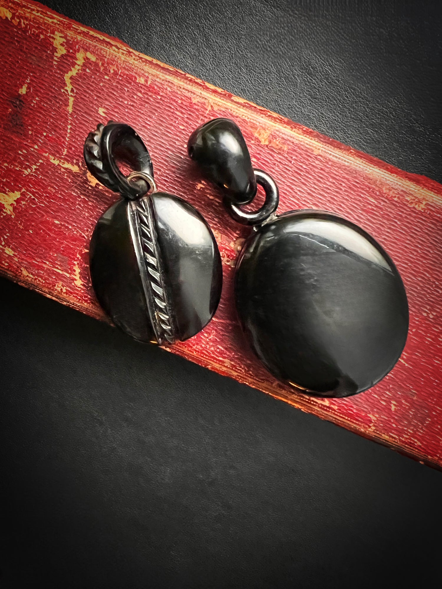 Whitby Jet Locket VICTORIAN WHITBY JET LOCKET – The Old Cut