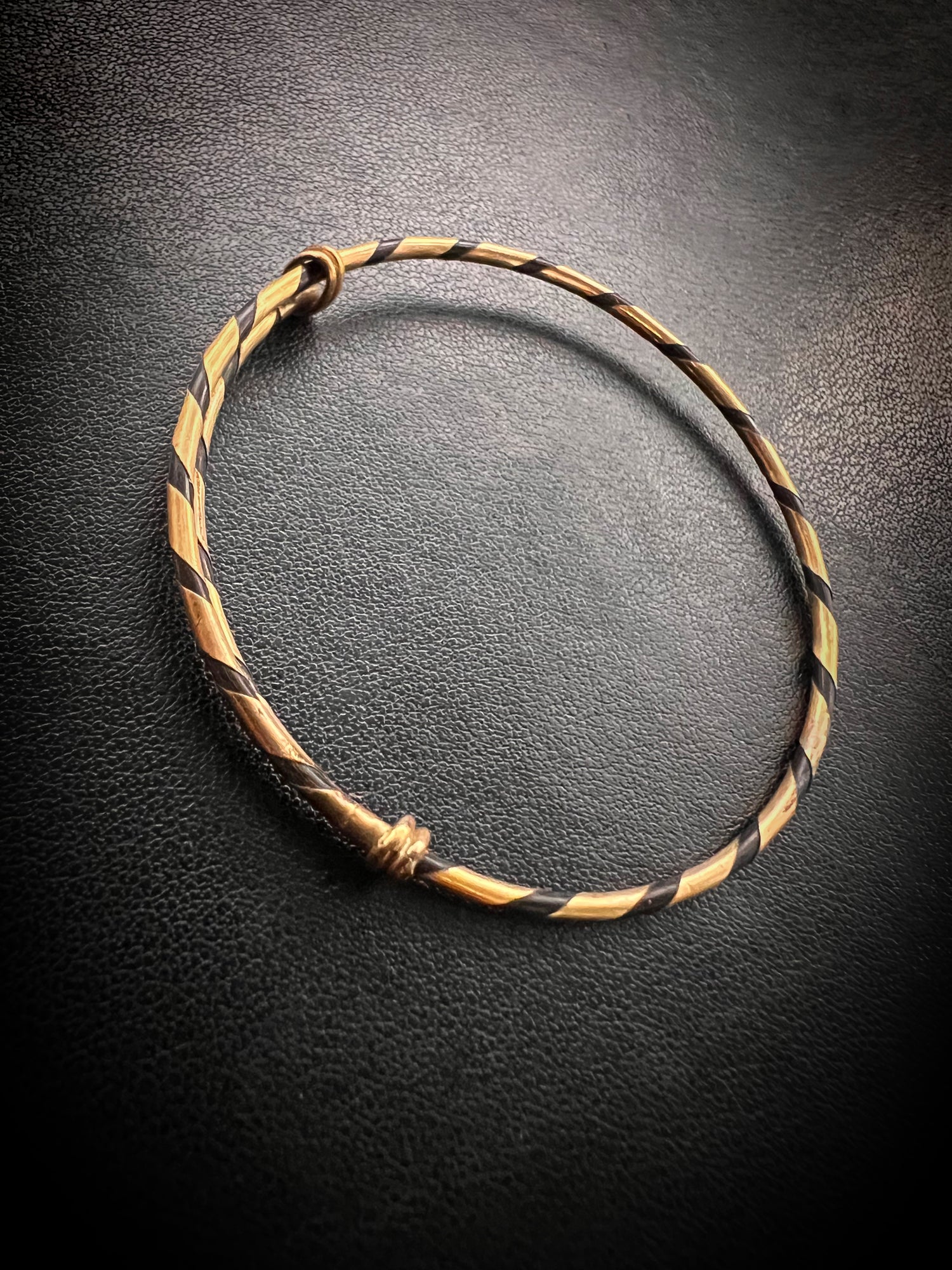 VICTORIAN ELEPHANT HAIR BANGLE The Old Cut
