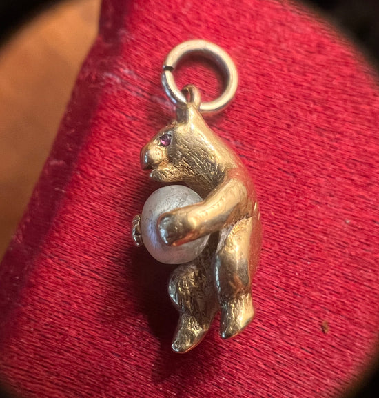 VICTORIAN 15CT GOLD BEAR PENDANT