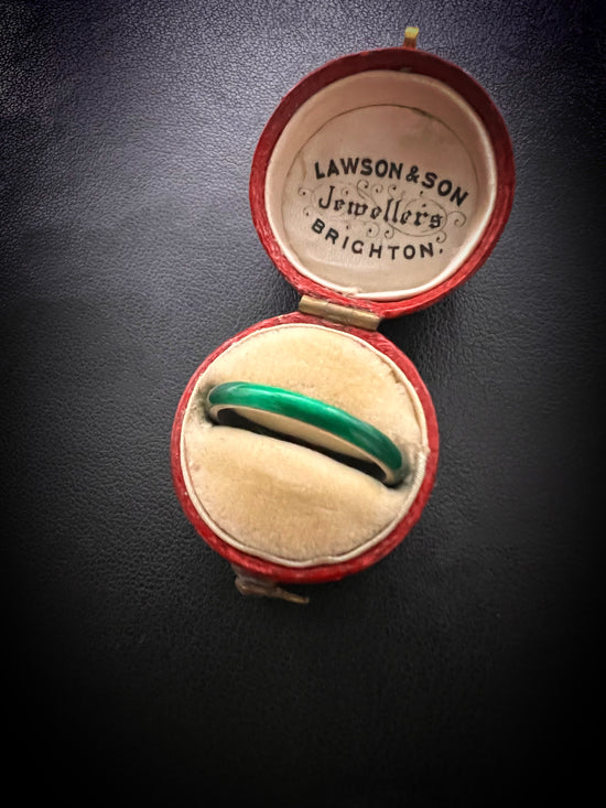 ANTIQUE GREEN ENSMAL BAND RING