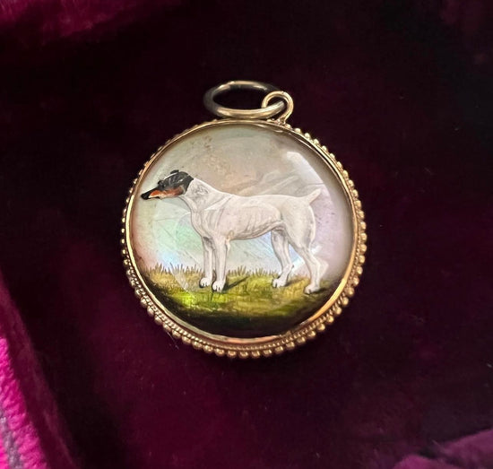 ESSEX CRYSTAL DOG PENDANT