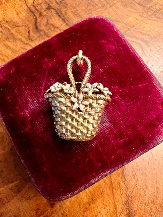 15CT GOLD & ENAMEL BASKET PENDANT