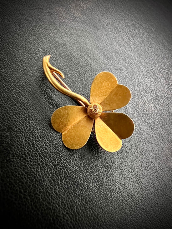ANTIQUE 15CT GOLD CLOVER BROOCH